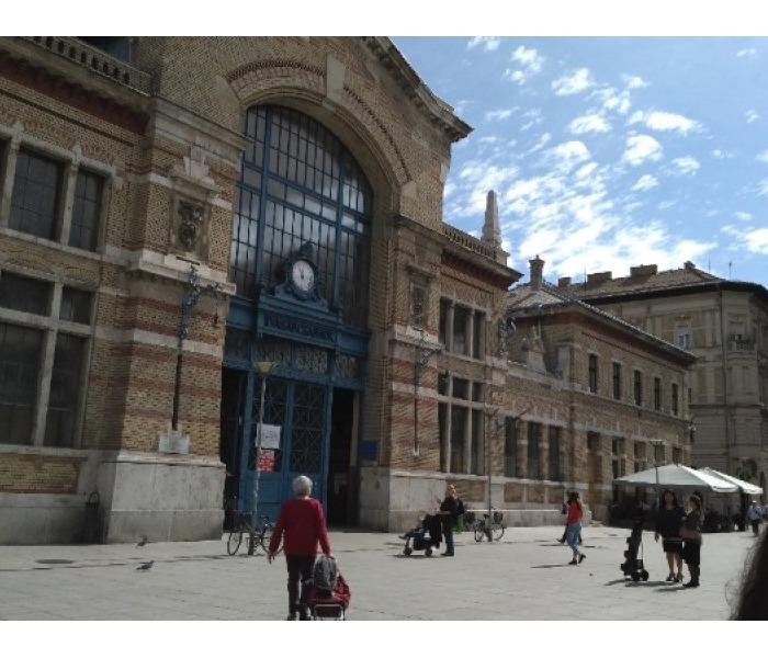 The pub scene in and around Rákóczi Square, Budapest