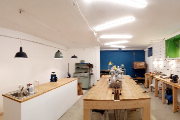 Kredenc Műterem - művészeti galéria