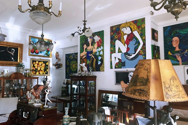 Fári Antique and Art Gallery