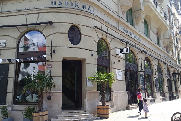 Hadik Kávéház – Szatyor Bár és Galéria