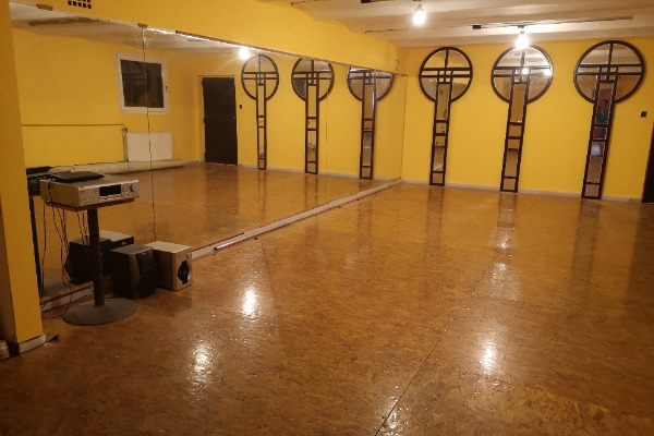 Szüerro Tánciskola és Kultúrtér